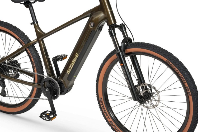 Dolna rura ramy Ecobike SX 300 z zintegrowaną baterią LG 900Wh oraz widocznym amortyzatorem RST Blaze