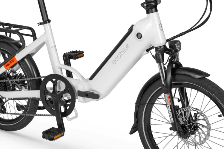 Detale ramy Ecobike Rhino z białą klapką baterii i widocznym widelcem RST Carve