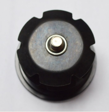 Gwiazdka FSA 1.5 Star nut, Alloy Black (TH-985-1) – widok od tyłu lub spodu z elementami montażowymi