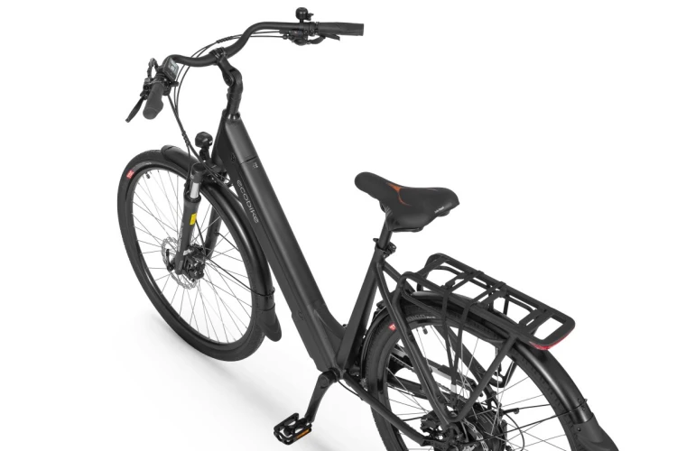 Rower elektryczny miejski ECOBIKE X-City czarny – kierownica i wyświetlacz z perspektywy rowerzysty