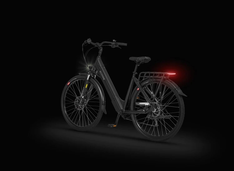Rower elektryczny miejski ECOBIKE X-City czarny z oświetleniem LED – widok nocny tył
