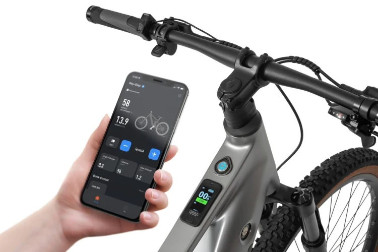 Rower elektryczny ECOBIKE SX300 silver - integracja z aplikacją mobilną na smartfonie przez Bluetooth