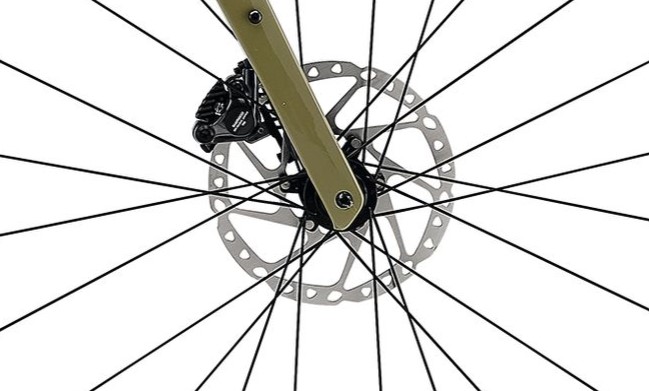 Hydrauliczne hamulce tarczowe Shimano GRX820 z tarczami 180 mm i kokpit z systemem Wire Port